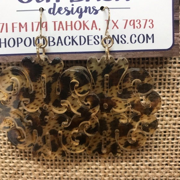 NWT Lightweight Acrylic Circle Earrings - Picture 2 of 2